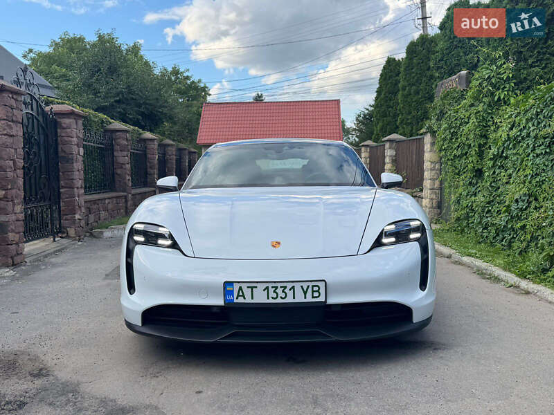 Седан Porsche Taycan 2022 в Коломые