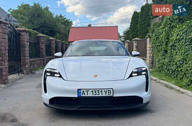 Седан Porsche Taycan 2022 в 