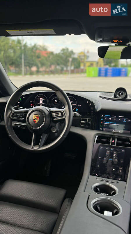 Седан Porsche Taycan 2022 в Коломые
