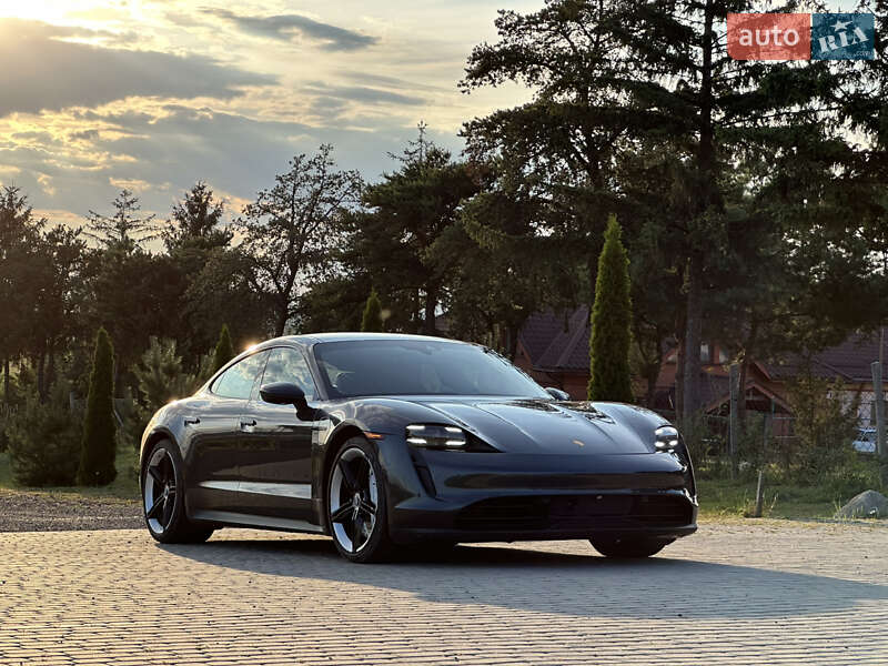 Седан Porsche Taycan 2020 в Львове