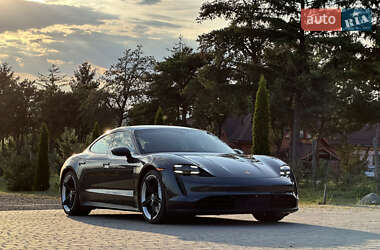 Седан Porsche Taycan 2020 в 