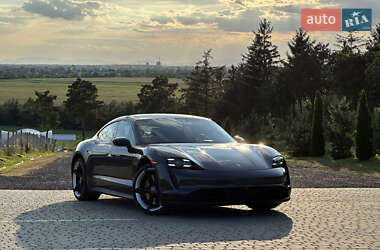 Седан Porsche Taycan 2020 в 