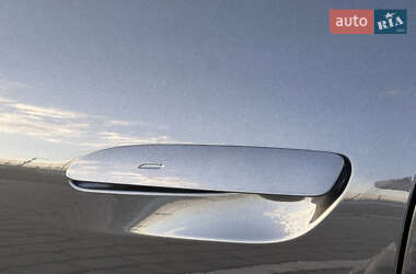 Седан Porsche Taycan 2020 в 