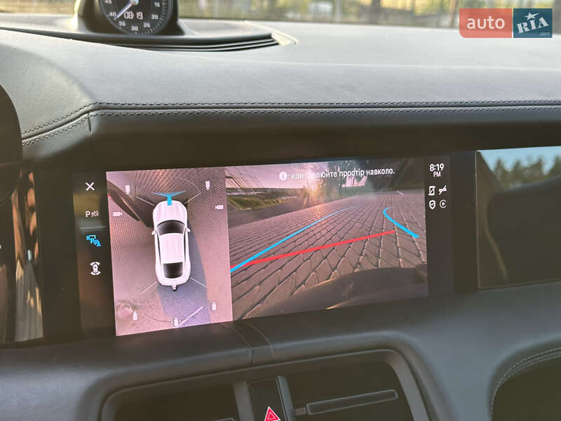 Седан Porsche Taycan 2020 в Львове