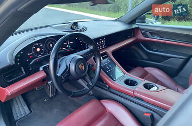 Седан Porsche Taycan 2019 в 