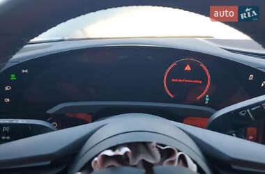 Седан Porsche Taycan 2021 в 