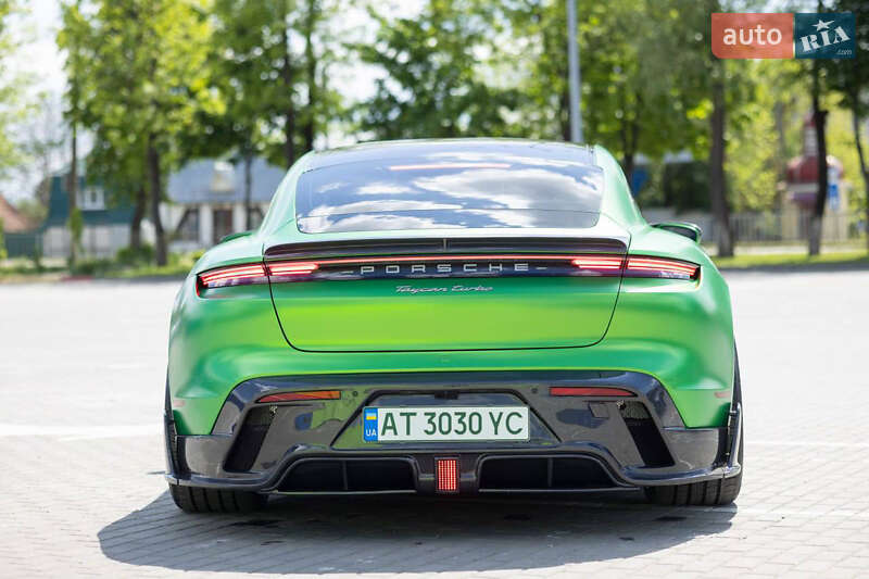 Седан Porsche Taycan 2020 в Львове