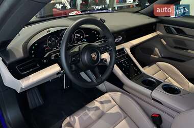 Седан Porsche Taycan 2025 в 