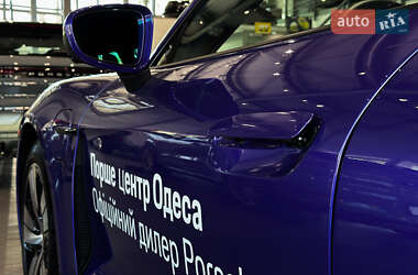 Седан Porsche Taycan 2025 в 
