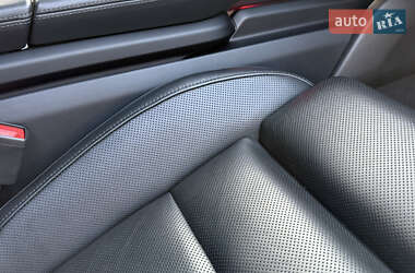 Седан Porsche Taycan 2020 в 