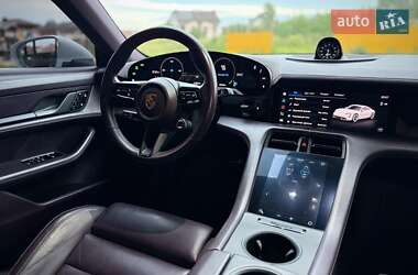 Седан Porsche Taycan 2021 в 