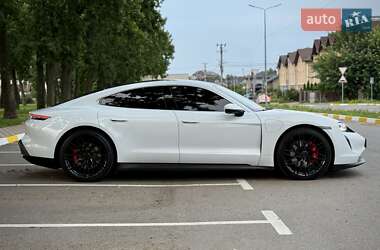 Седан Porsche Taycan 2021 в 