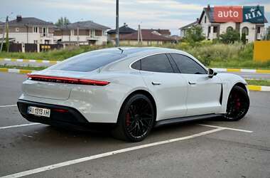 Седан Porsche Taycan 2021 в 