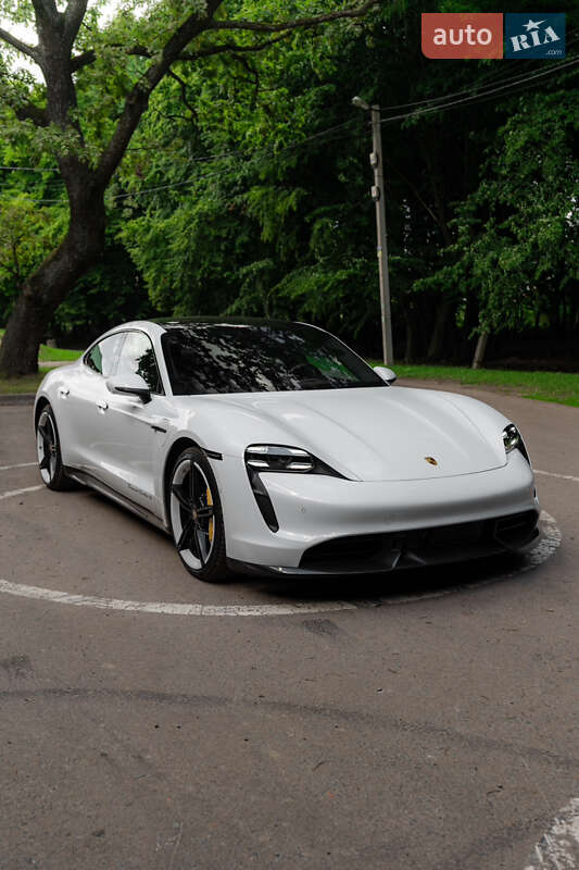 Седан Porsche Taycan 2020 в Львове