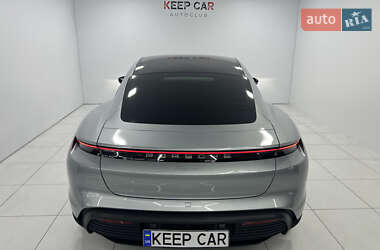 Седан Porsche Taycan 2023 в 