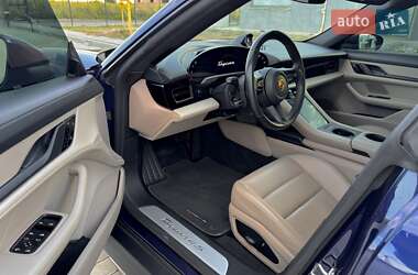 Седан Porsche Taycan 2020 в 