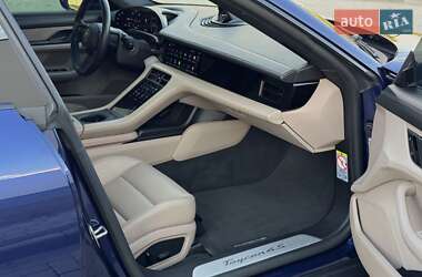 Седан Porsche Taycan 2020 в 