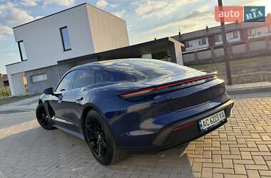 Седан Porsche Taycan 2020 в 