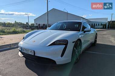 Седан Porsche Taycan 2020 в Києві