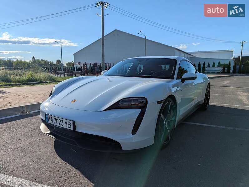 Седан Porsche Taycan 2020 в 