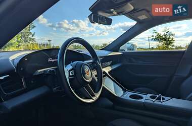 Седан Porsche Taycan 2020 в 