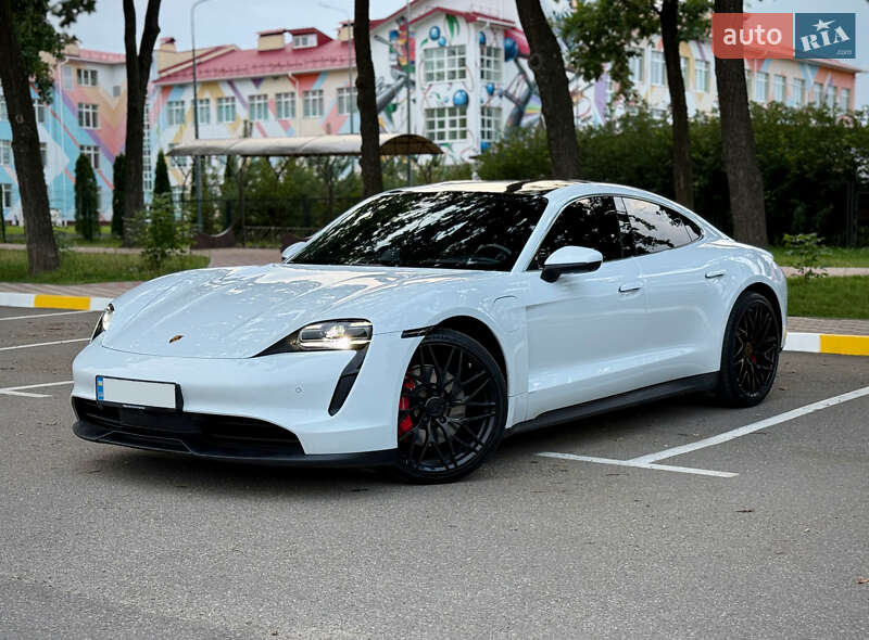 Porsche Taycan 2021