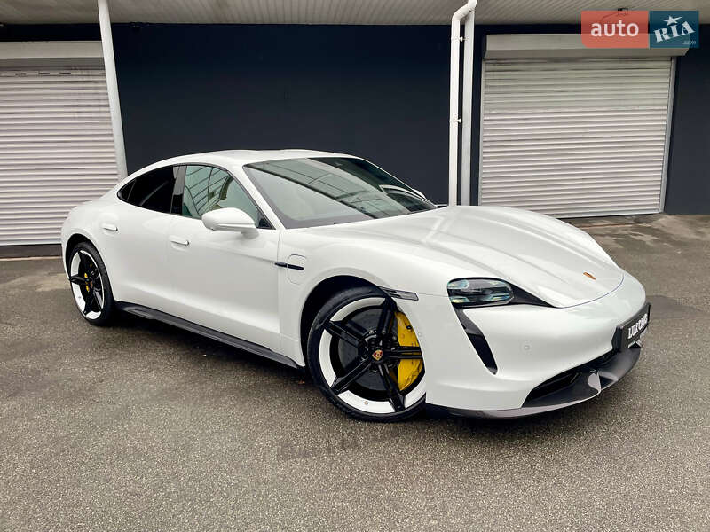 Седан Porsche Taycan 2020 в Киеве