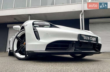 Седан Porsche Taycan 2020 в 
