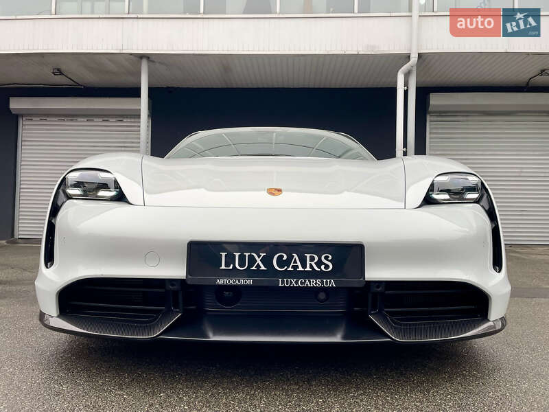 Седан Porsche Taycan 2020 в Киеве