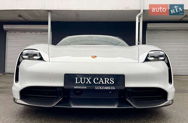 Седан Porsche Taycan 2020 в 