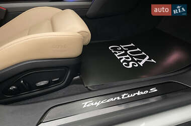 Седан Porsche Taycan 2020 в 