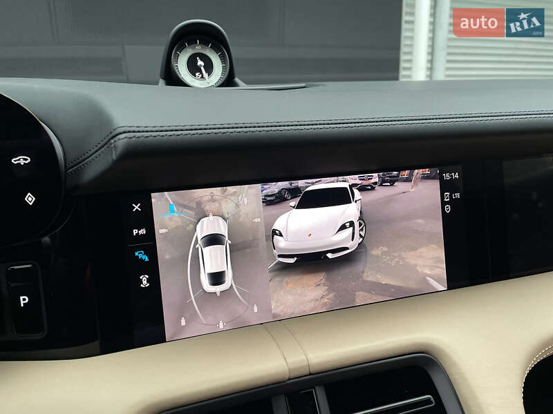 Седан Porsche Taycan 2020 в Киеве