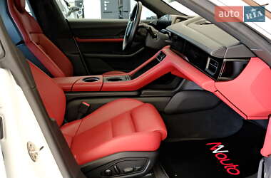 Седан Porsche Taycan 2022 в 