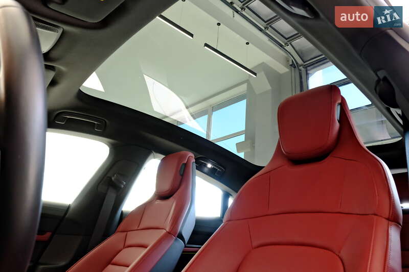 Седан Porsche Taycan 2022 в Одессе