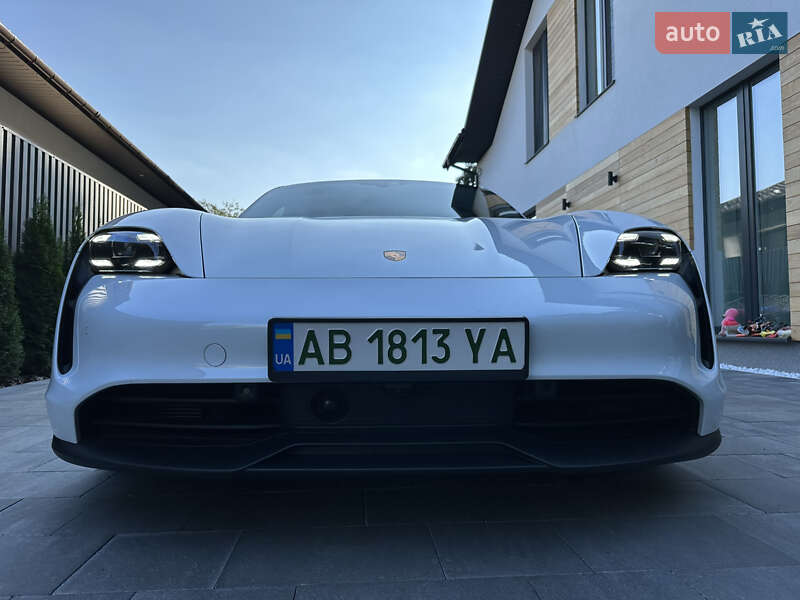 Седан Porsche Taycan 2020 в Виннице
