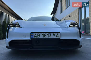 Седан Porsche Taycan 2020 в 