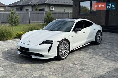 Седан Porsche Taycan 2020 в 
