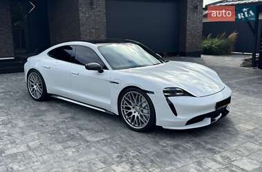 Седан Porsche Taycan 2020 в 