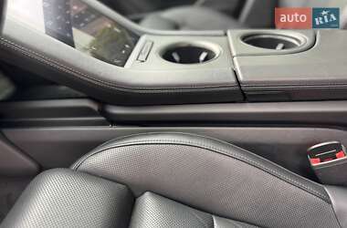 Седан Porsche Taycan 2020 в 