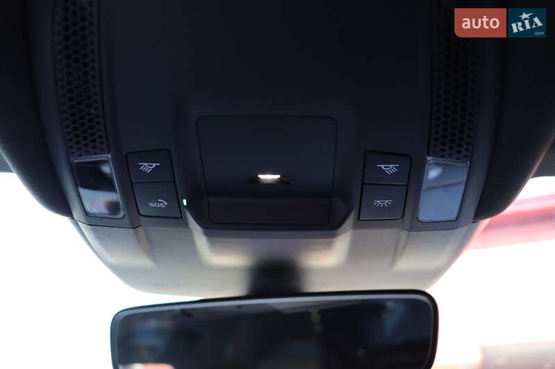 Седан Porsche Taycan 2021 в Львове