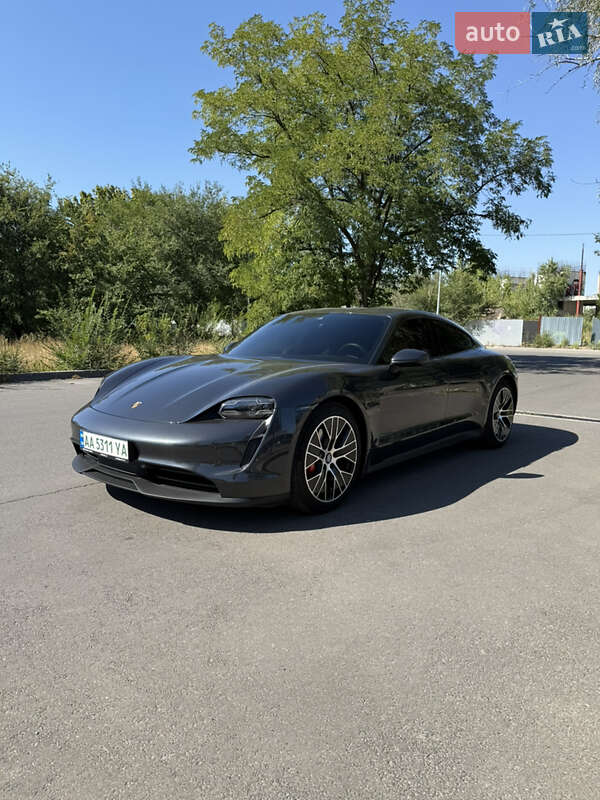 Седан Porsche Taycan 2020 в Дніпрі