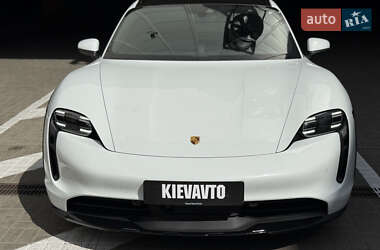 Седан Porsche Taycan 2021 в 