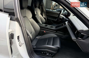 Седан Porsche Taycan 2021 в 