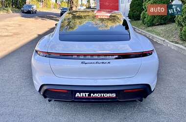 Седан Porsche Taycan 2020 в 