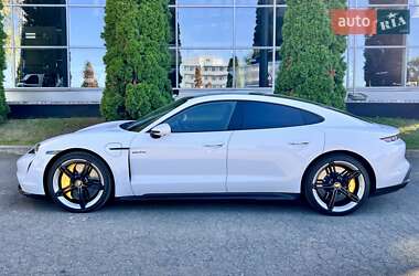 Седан Porsche Taycan 2020 в 