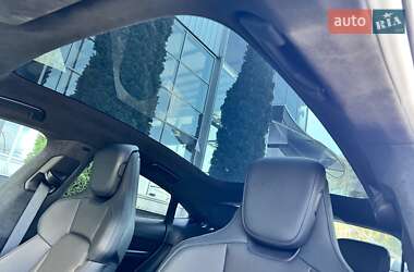 Седан Porsche Taycan 2020 в 