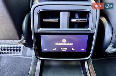 Седан Porsche Taycan 2020 в 