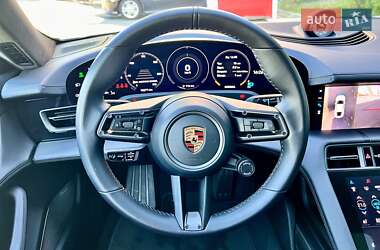 Седан Porsche Taycan 2020 в 