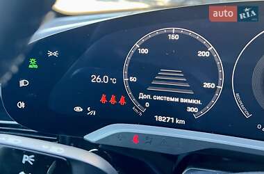 Седан Porsche Taycan 2020 в 