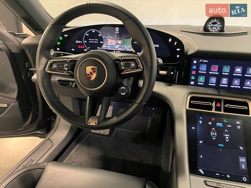 Седан Porsche Taycan 2023 в Киеве